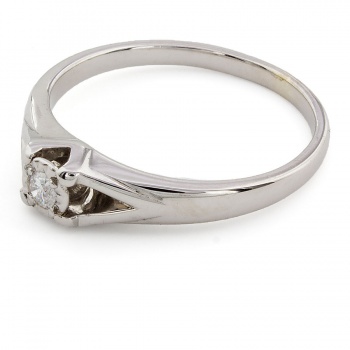 9ct white gold Diamond Ring size K